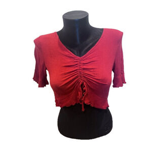 RED RUNCHED CENTER SHORT SLEEVE CROP TOP